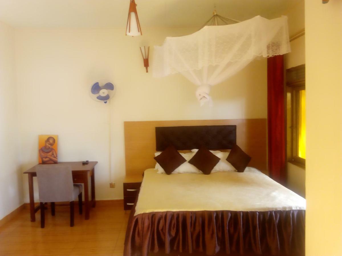 Bridgeway Guest House Τζίντζα Εξωτερικό φωτογραφία